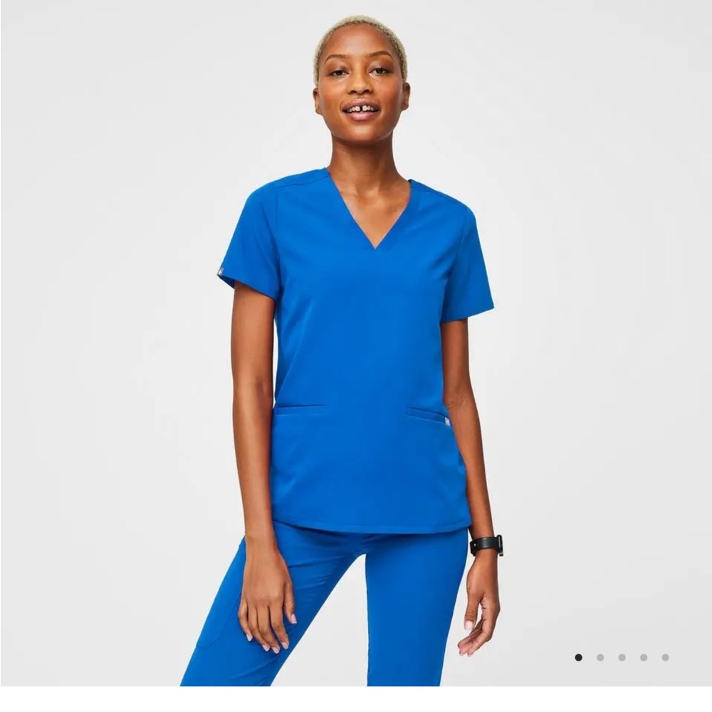 2 Small Figs Casma scrub tops, royal blue